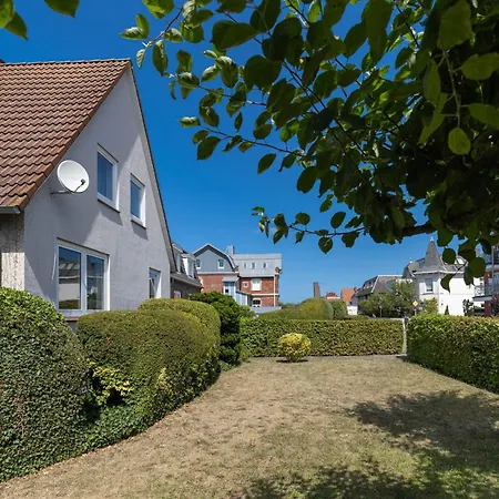 Semesterbostad Strandhaus *